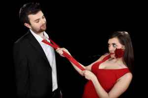 LBF fille cravate avec gars